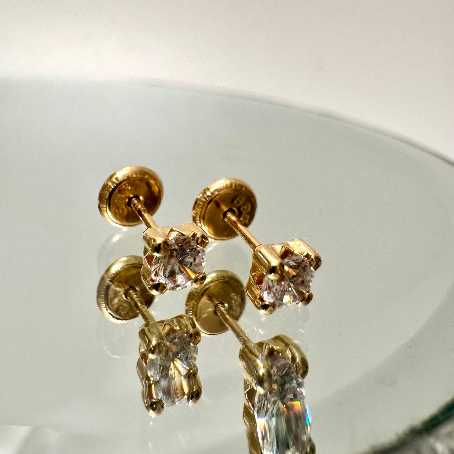 Small square setting round cz 4mm