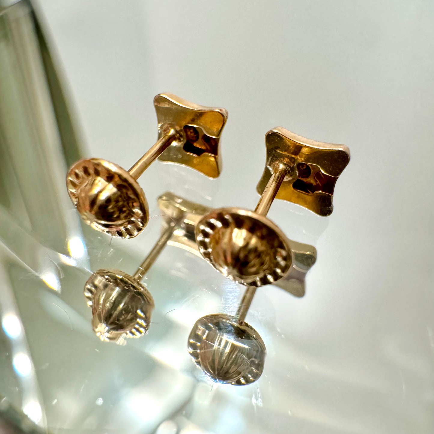 Small Squared Sparkle Flower Earring