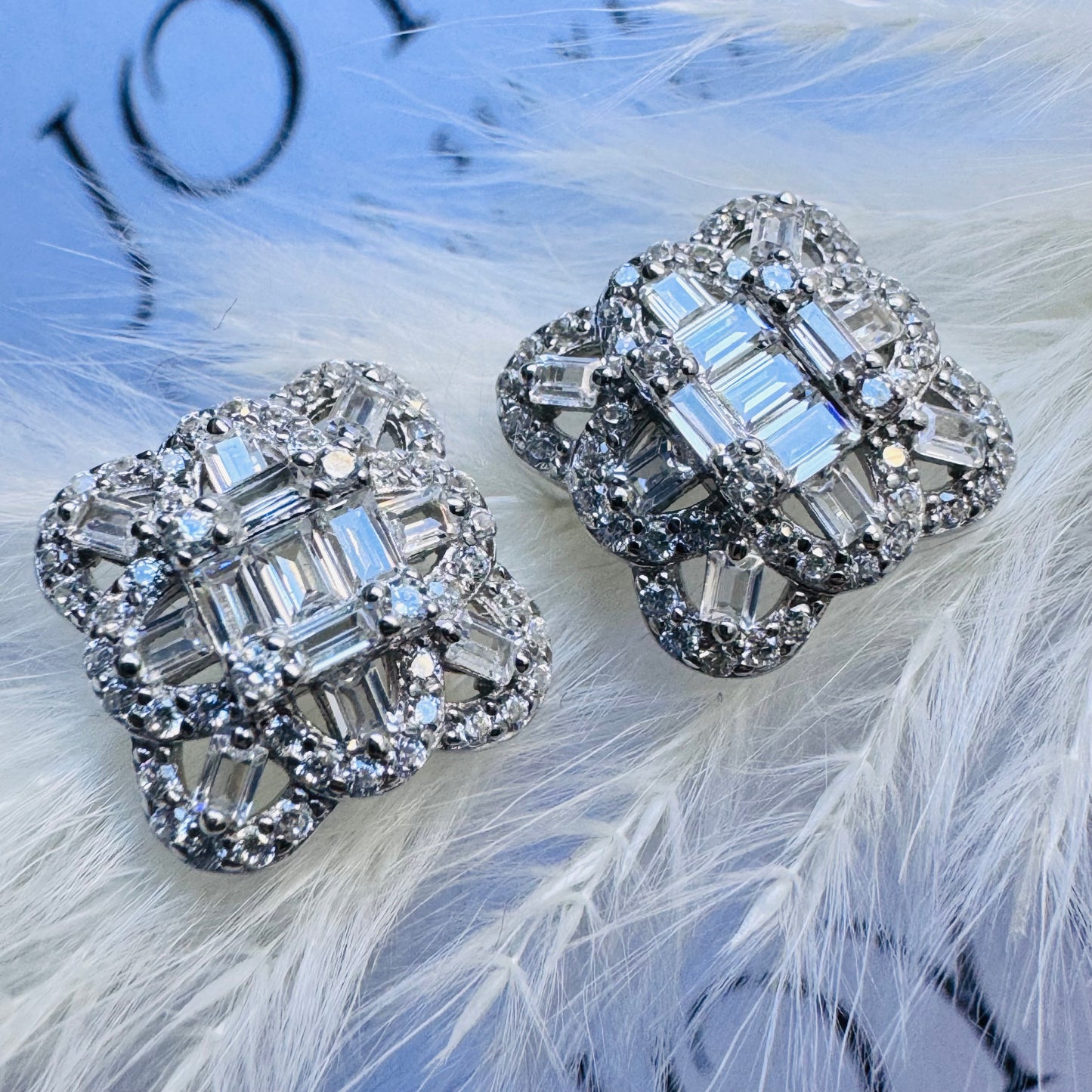 Diva Square Earrings