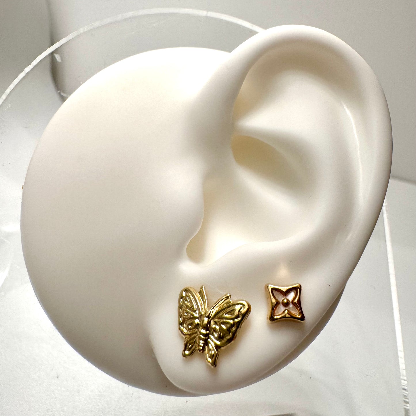 Butterfly medium flat earrings