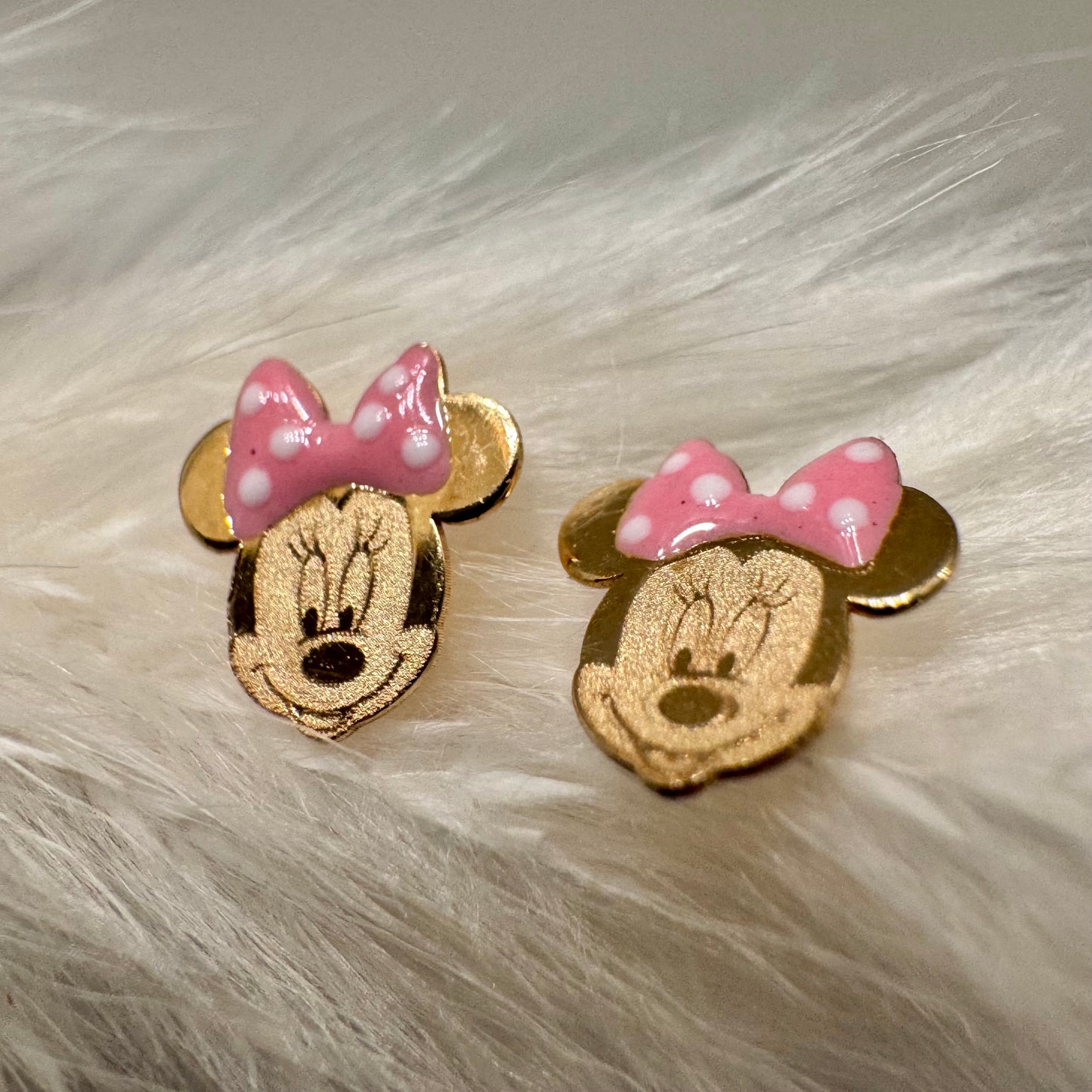 Mini minnie pink bow earrings