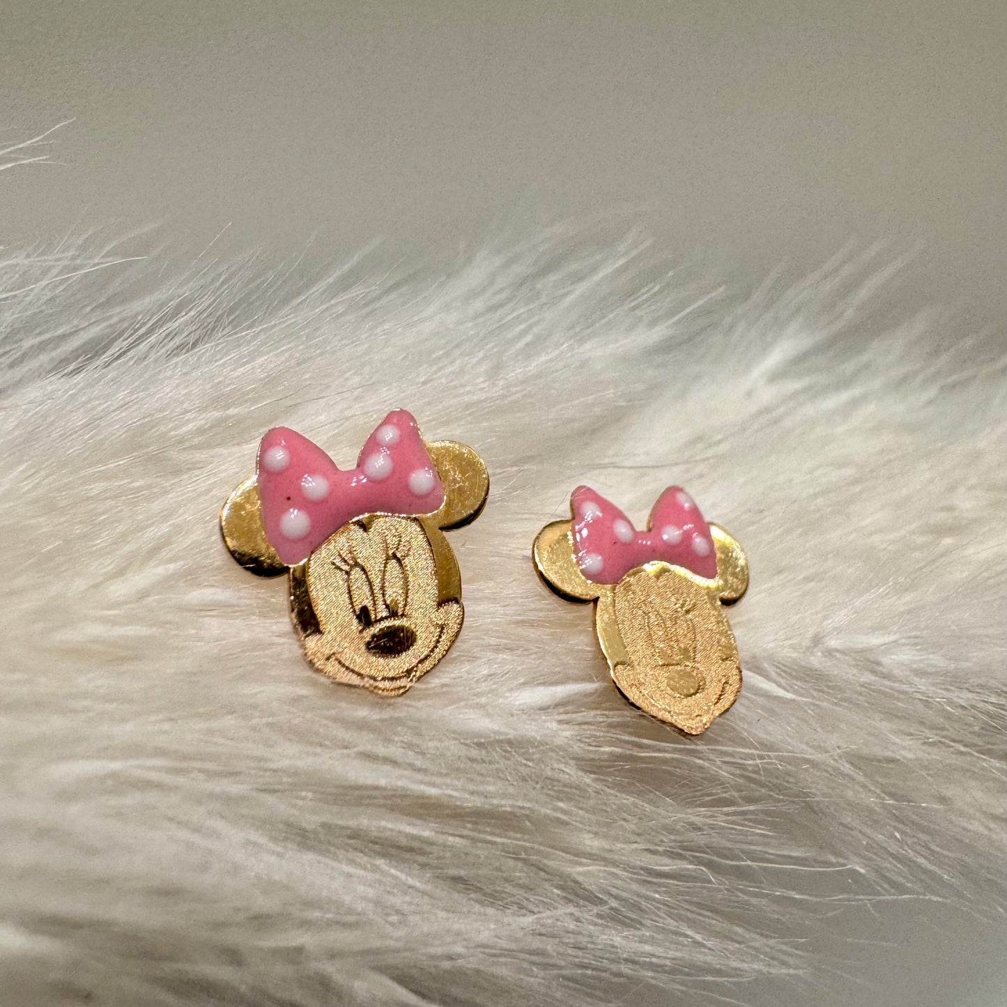 Mini minnie pink bow earrings